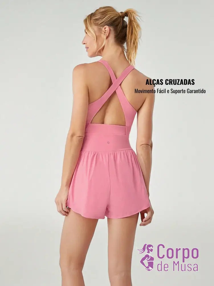 Macacão Shorts Integrado Recorte Frontal Estilo Athleisure Macacão Shorts Integrado Recorte Frontal Estilo Athleisure