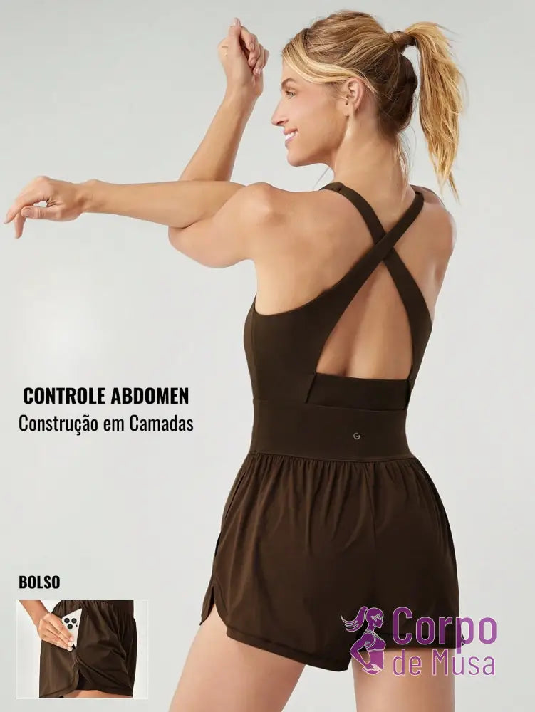 Macacão Shorts Integrado Recorte Frontal Estilo Athleisure Café / PP Macacão Shorts Integrado Recorte Frontal Estilo