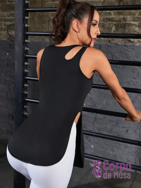 Regata Alongada Com Laterais Vazadas Estilo Treino Preto / PP Regata Alongada Com Laterais Vazadas Estilo Treino