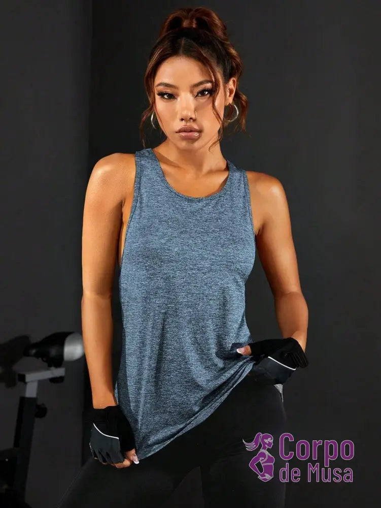 Regata Cavada Com Alça Central Estilo Performance Regata Cavada Com Alça Central Estilo Performance