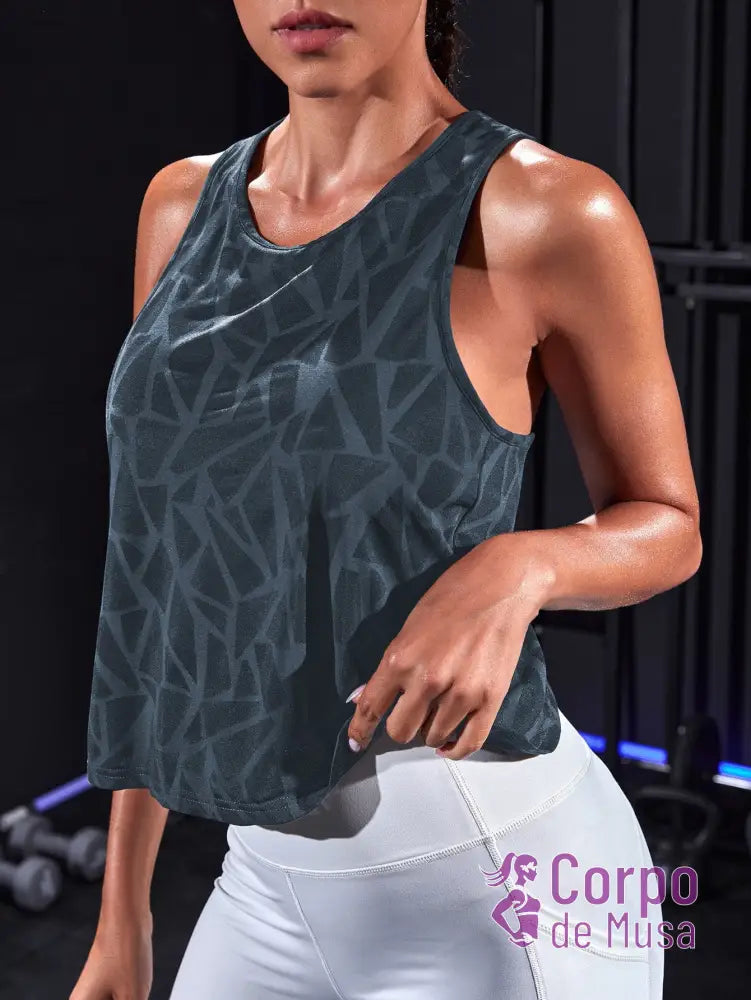 Regata Cavada Com Costas Cruzadas Estilo Treino Regata Cavada Com Costas Cruzadas Estilo Treino