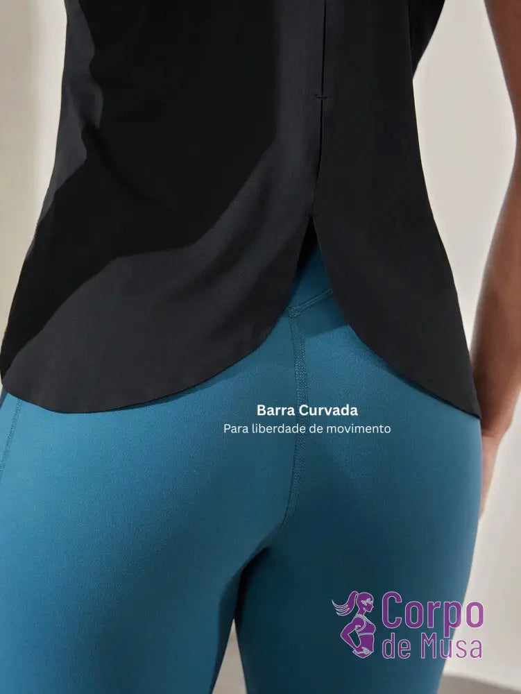 Regata Cavada Com Costas Sobrepostas Estilo Treino Regata Cavada Com Costas Sobrepostas Estilo Treino