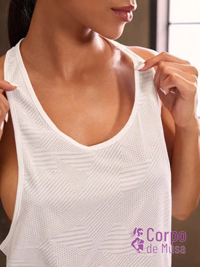 Regata Cavada Com Costas Vazadas Estilo Treino Regata Cavada Com Costas Vazadas Estilo Treino