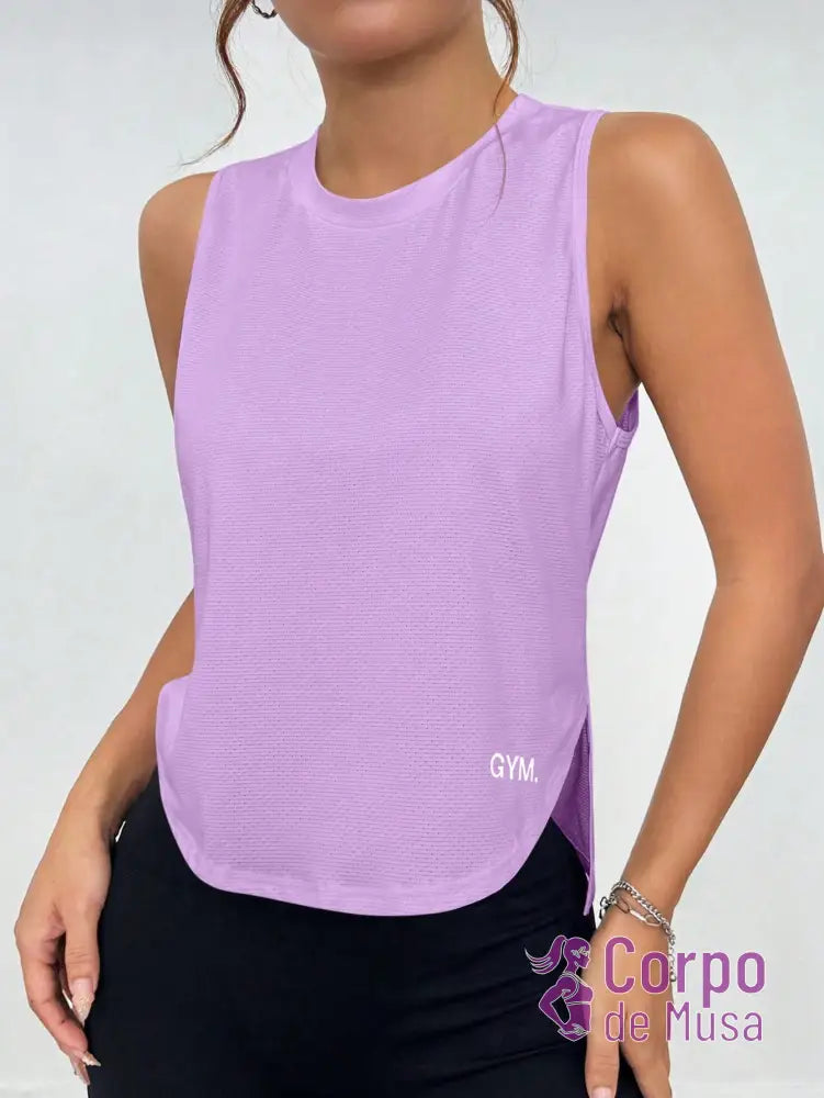 Regata Cavada Com Laterais Vazadas Estilo Treino Regata Cavada Com Laterais Vazadas Estilo Treino