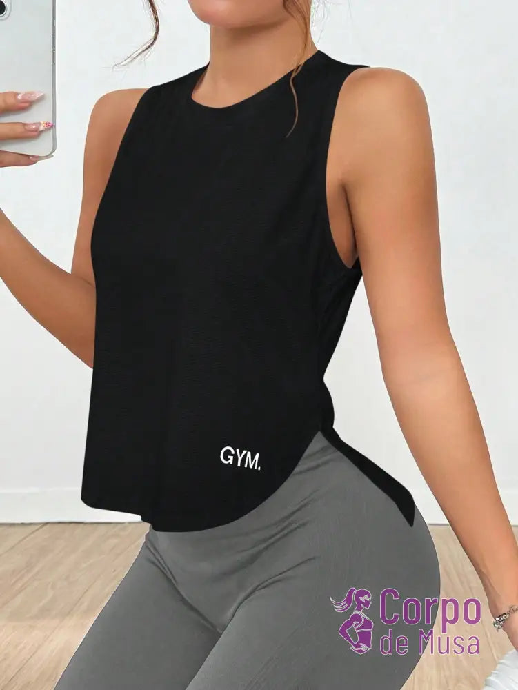 Regata Cavada Com Laterais Vazadas Estilo Treino Regata Cavada Com Laterais Vazadas Estilo Treino