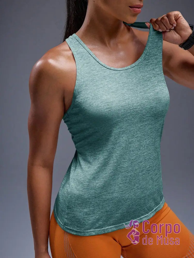 Regata Nadador Com Detalhe Ventilado Estilo Treino Regata Nadador Com Detalhe Ventilado Estilo Treino