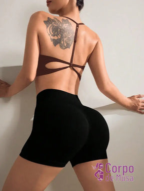 Top Alça Fina Com Costas Vazadas Assimétricas Estilo Training Top Alça Fina Com Costas Vazadas Assimétricas Estilo