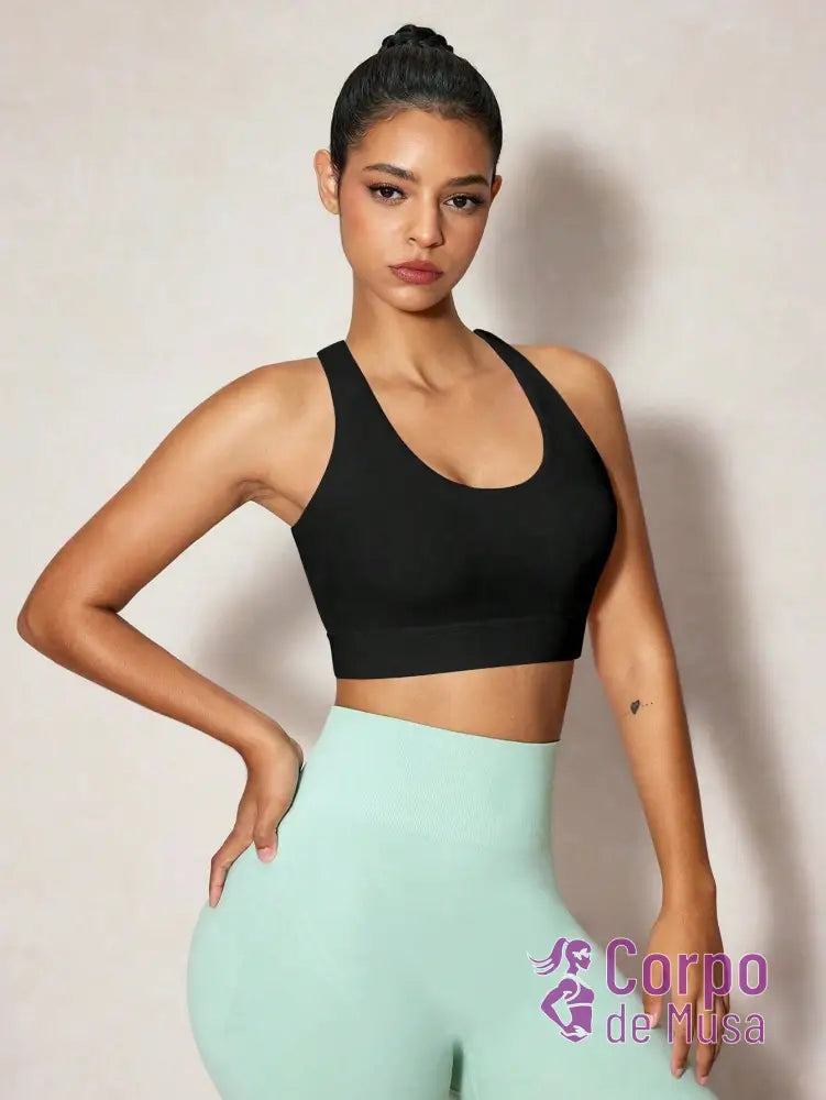 Top Alongado Decote U Com Costas Vazadas Estilo Training Top Alongado Decote U Com Costas Vazadas Estilo Training